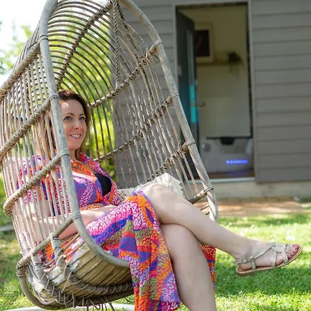 Apartman Capsule Nature & Photos - Jacuzzi - Netflix & Cinema - Ps5 & Jeu Thun-Saint-Martin