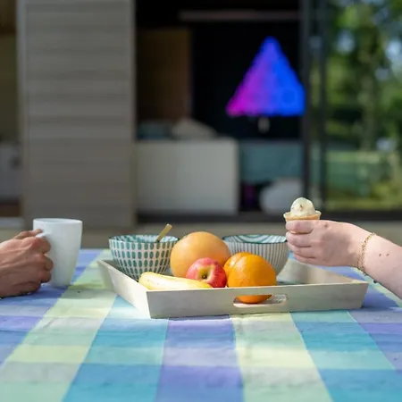 Capsule Nature & Photos - Jacuzzi - Netflix & Cinema - Ps5 & Jeu Apartman