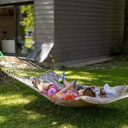 Capsule Nature & Photos - Jacuzzi - Netflix & Cinema - Ps5 & Jeu Thun-Saint-Martin